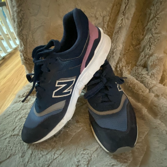 New Balance Sz 9.5 997H blue, navy and pink Sneakers - Picture 8 of 11